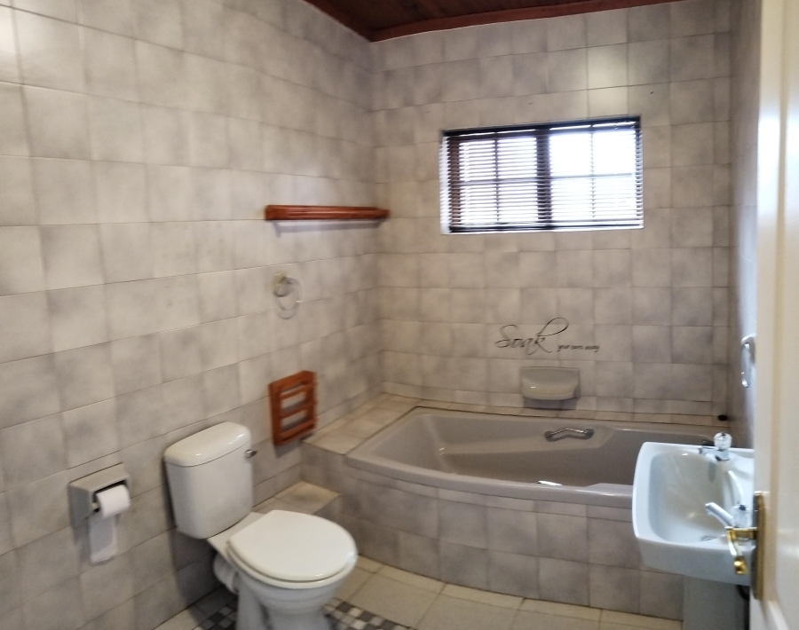 3 Bedroom Property for Sale in Azalea Park Eastern Cape